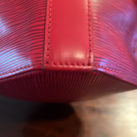 🏆LOUIS VUITTON Epi Bucket Bag Sac D’epaule with Pochette Castilian Red - Picture 5 of 13